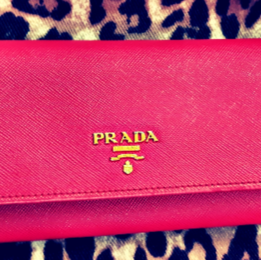 Prada Permanent Collection
continental wallet